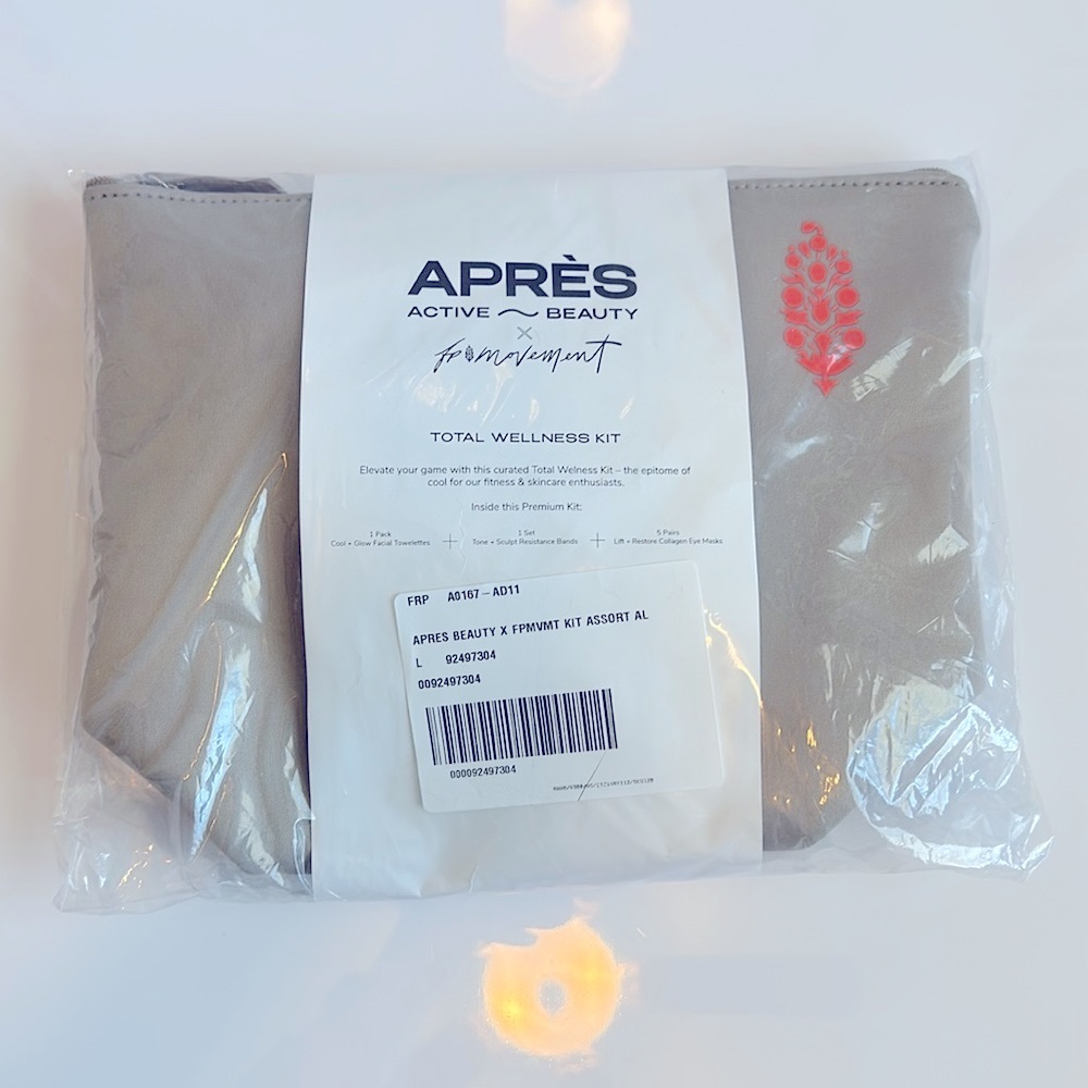 Free People Wellness Kit - Brand New - Picture 7 of 8